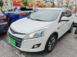 Luxgen U6 SUV 2015