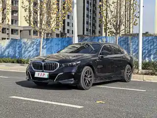 BMW BMW i5 2025