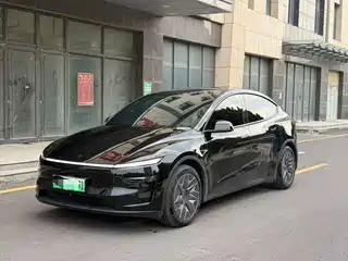 Tesla Model Y L 2025