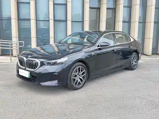 BMW BMW i5 2025