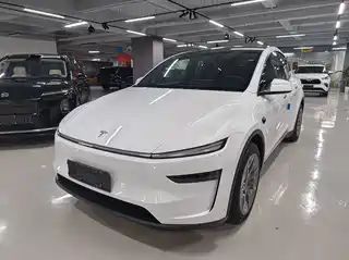 Tesla Model Y L 2025