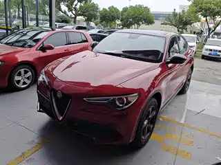 Alfa Romeo Stelvio 2017