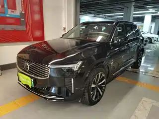 Volvo XC90 Plug-in Hybrid 2025