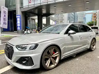 Audi RS 4 2022