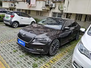 Škoda Superb 2015