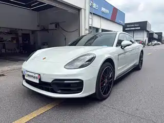 Porsche Panamera 2021