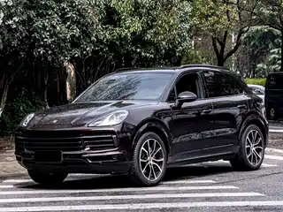 Porsche Cayenne 2021