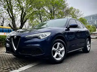 Alfa Romeo Stelvio 2017