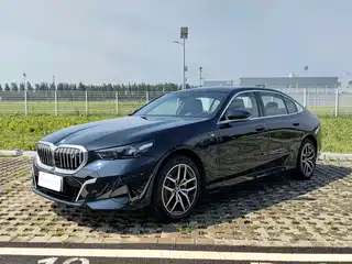 BMW BMW i5 2025