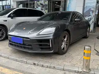 Porsche Panamera 2024
