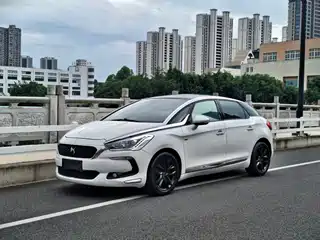 DS 5 2015