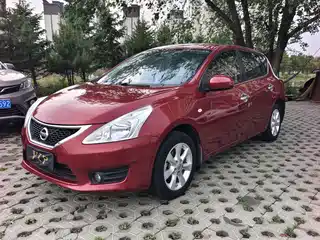 Nissan Tiida 2015