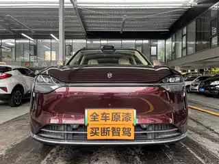 AITO Wenjie M9 2025