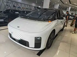 Li Auto Li i8 2025