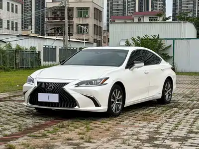 Lexus ES 2020