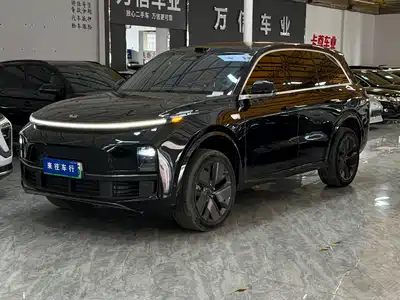 Li Auto L8 2025