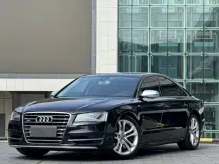 Audi Audi S8 2011