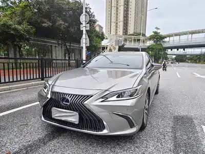 Lexus ES 2020