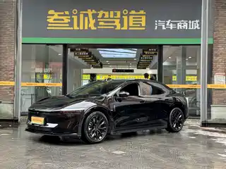 ZEEKR 007 2025