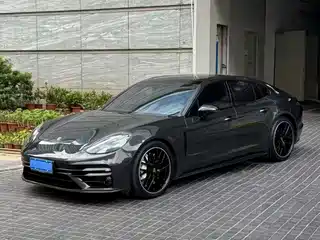 Porsche Panamera 2021