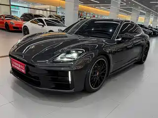 Porsche Panamera 2025