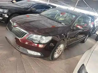 Škoda Superb 2013