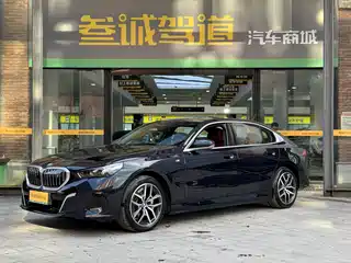 BMW BMW i5 2025