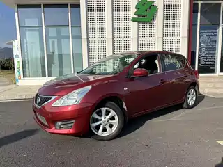 Nissan Tiida 2015