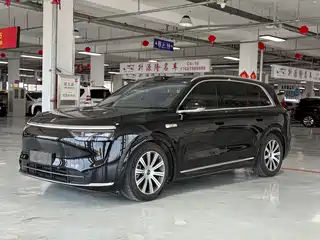 AITO Wenjie M8 2025