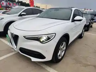 Alfa Romeo Stelvio 2017