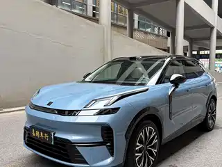 Lynk & Co 08 EM-P 2025
