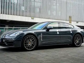 Porsche Panamera 2022