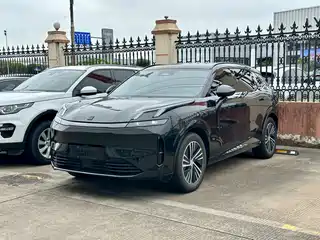 Lynk & Co 08 EM-P 2024