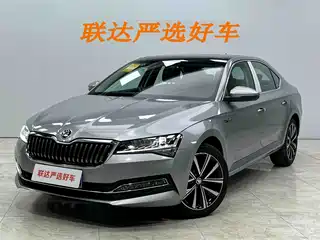 Škoda Superb 2023
