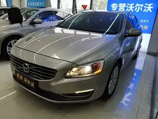 Volvo V60 2015