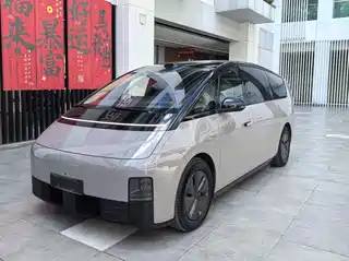 Li Auto MEGA 2025