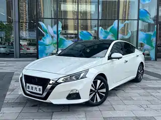 Nissan Teana 2022