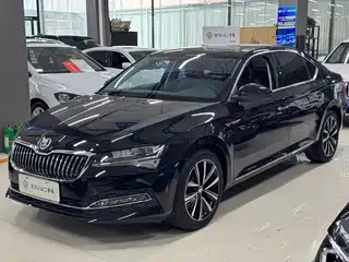 Škoda Superb 2023