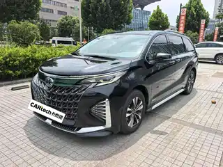 Toyota Granvia 2023