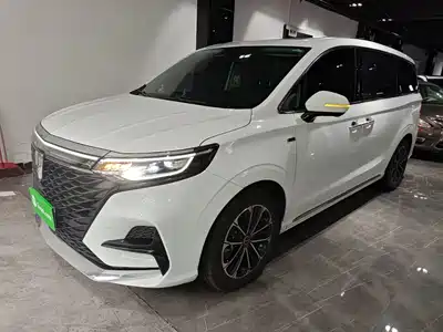 Roewe iMAX8 2021