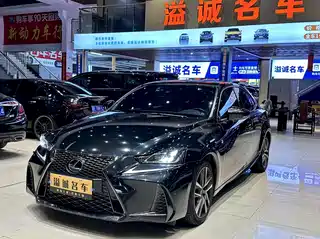 Lexus Lexus IS 2017