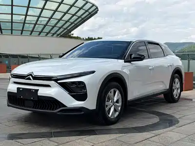 Citroën Versailles C5 X 2025