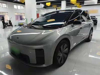 Li Auto Li i8 2025