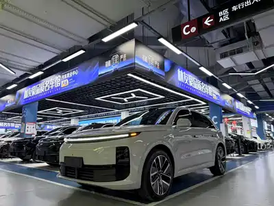 Li Auto L6 2025