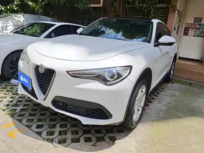 Alfa Romeo Stelvio 2017
