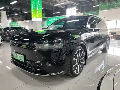 AITO Wenjie M9 2023
