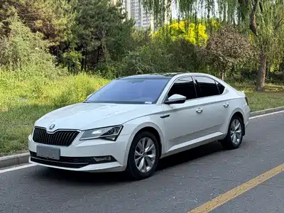Škoda Superb 2015