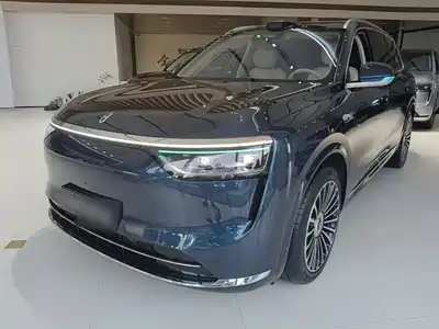 AITO Wenjie M8 2025