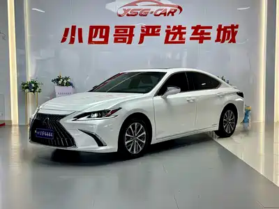 Lexus ES 2021