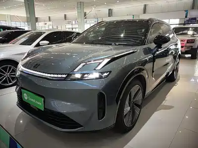 Lynk & Co 08 EM-P 2024